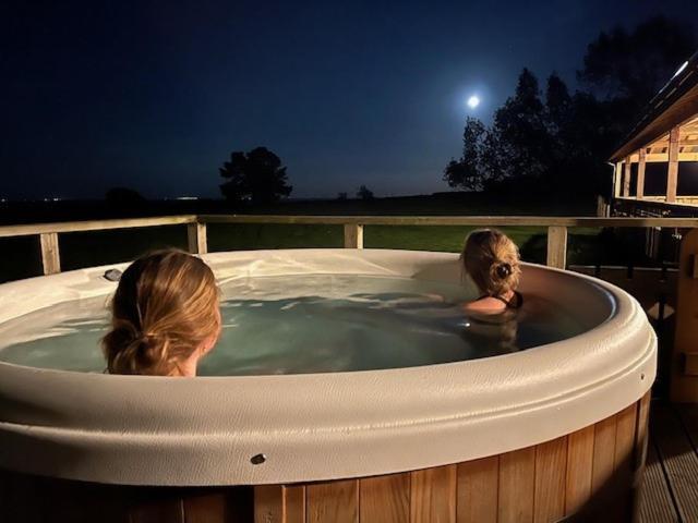 Stone  Luxury Log Cabin With A Hot Tub מראה חיצוני תמונה